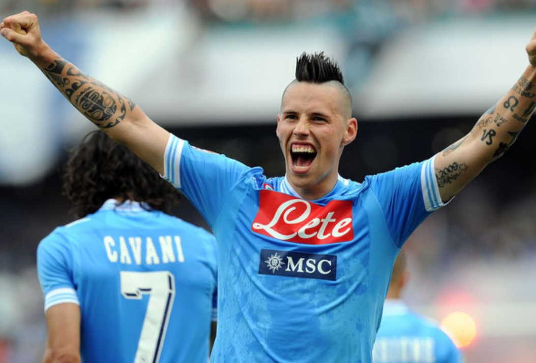 那不勒斯客场轻松取胜,保持不败的球队